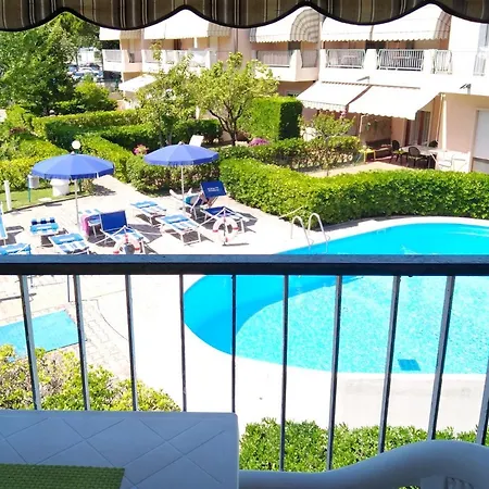 B&C Apartments Lido di Jesolo Exterior photo
